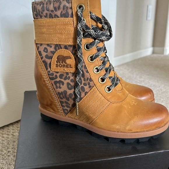 Brand new Sorel wedge boots - Picture 3 of 3